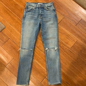 GRLFRND Karolina Jeans with knee slit rips